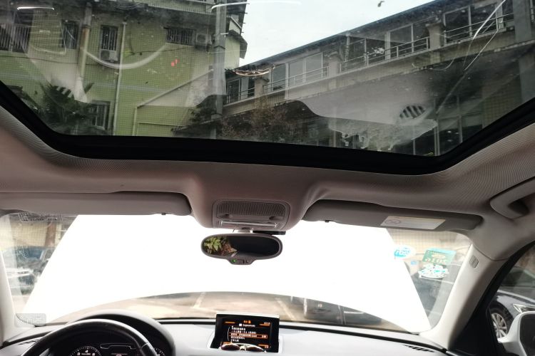 Audi Q3 2014 car image #20
