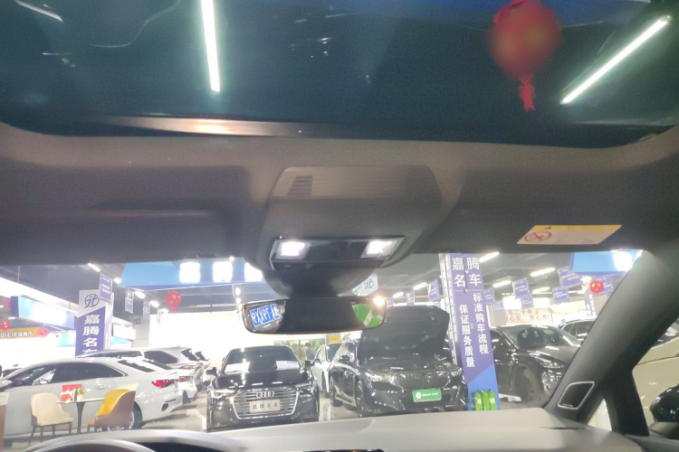 Volkswagen GolfGTI 2023 immagine di auto #20