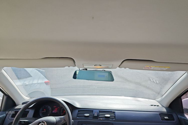 Santana 2020 car image #20