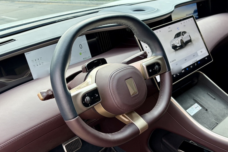 Avatr 11 2023 immagine di auto #20