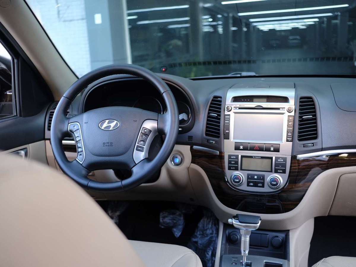 Hyundai Santa Fe Classic 2011 immagine di auto #20