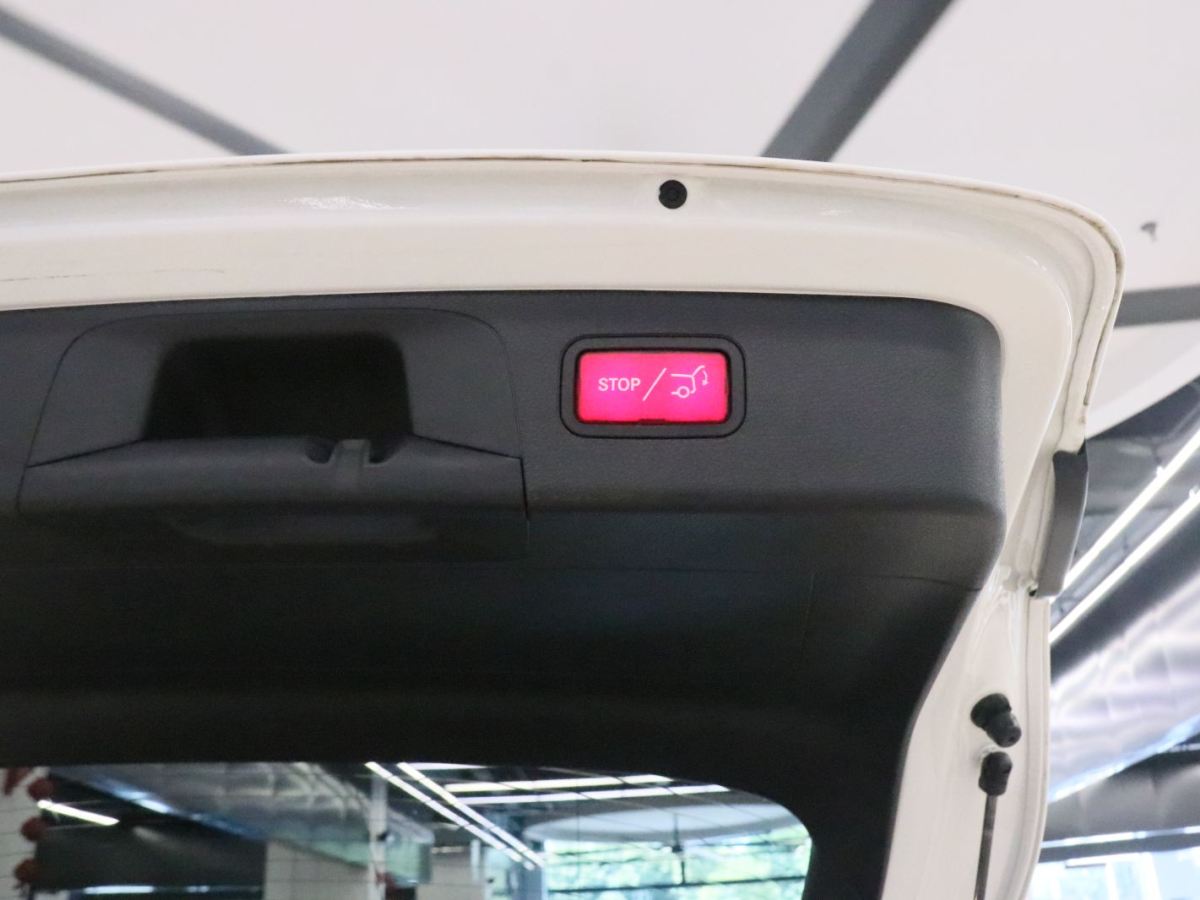 Mercedes-Benz GLC Class New Energy 2022 imagen de coche #20