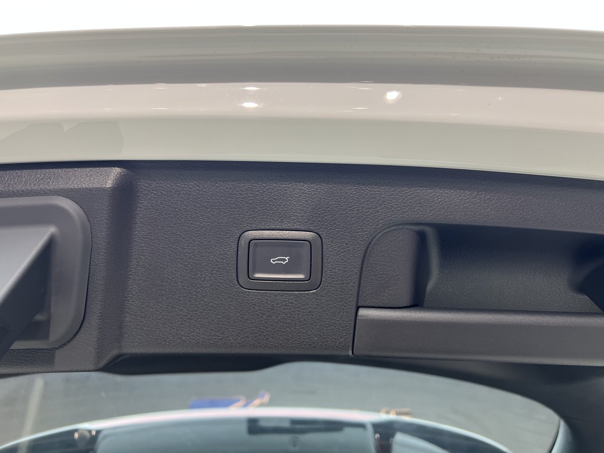 HongQi HS3 2025 صورة سيارة #20