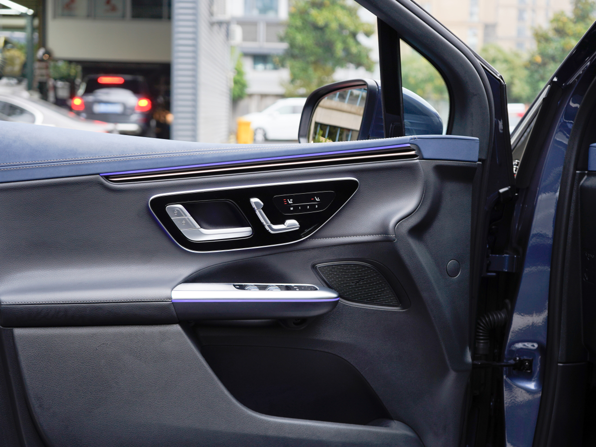 Mercedes-Benz EQE SUV 2023 #20 Mercedes-Benz EQE SUV 2023 car image #20