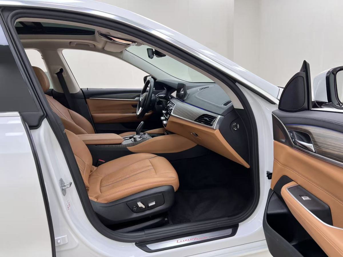 BMW 6 Series GT 2019 car image #20