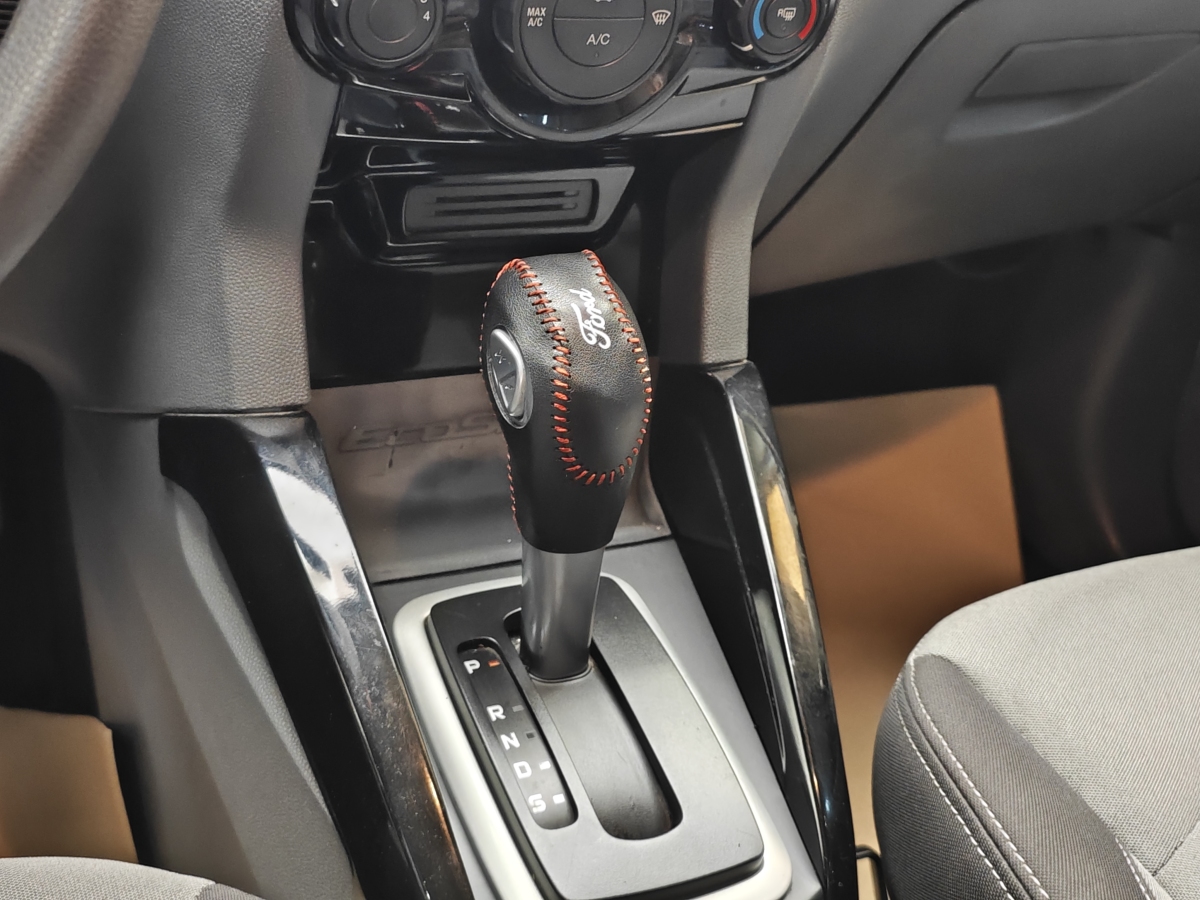 Ford EcoSport 2015 car image #20