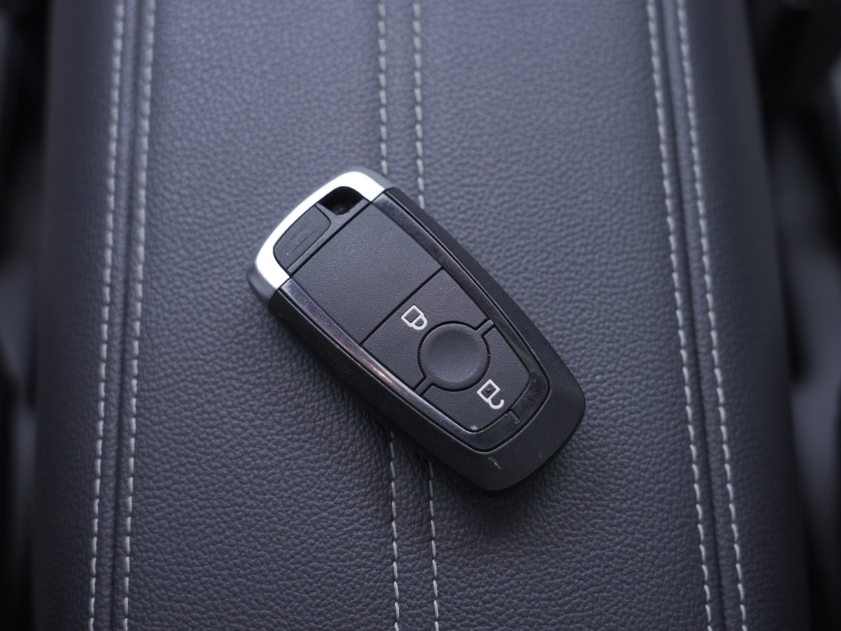 Ford Escape 2023 immagine di auto #20