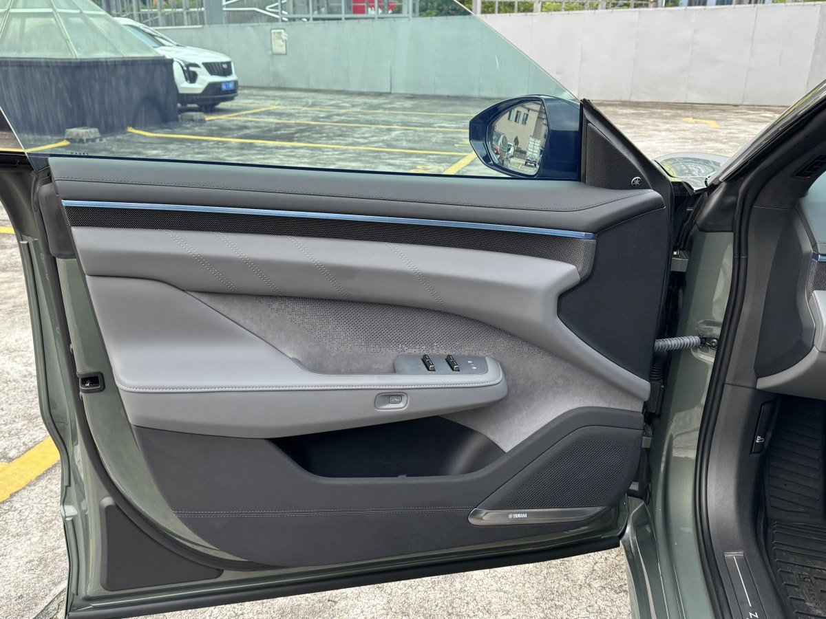 极氪 极氪001 FR 2024 汽车图片 #20