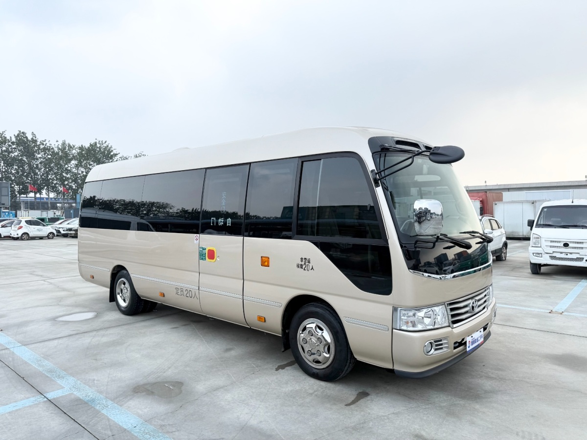 Toyota Coaster 2023 imagen de coche #20