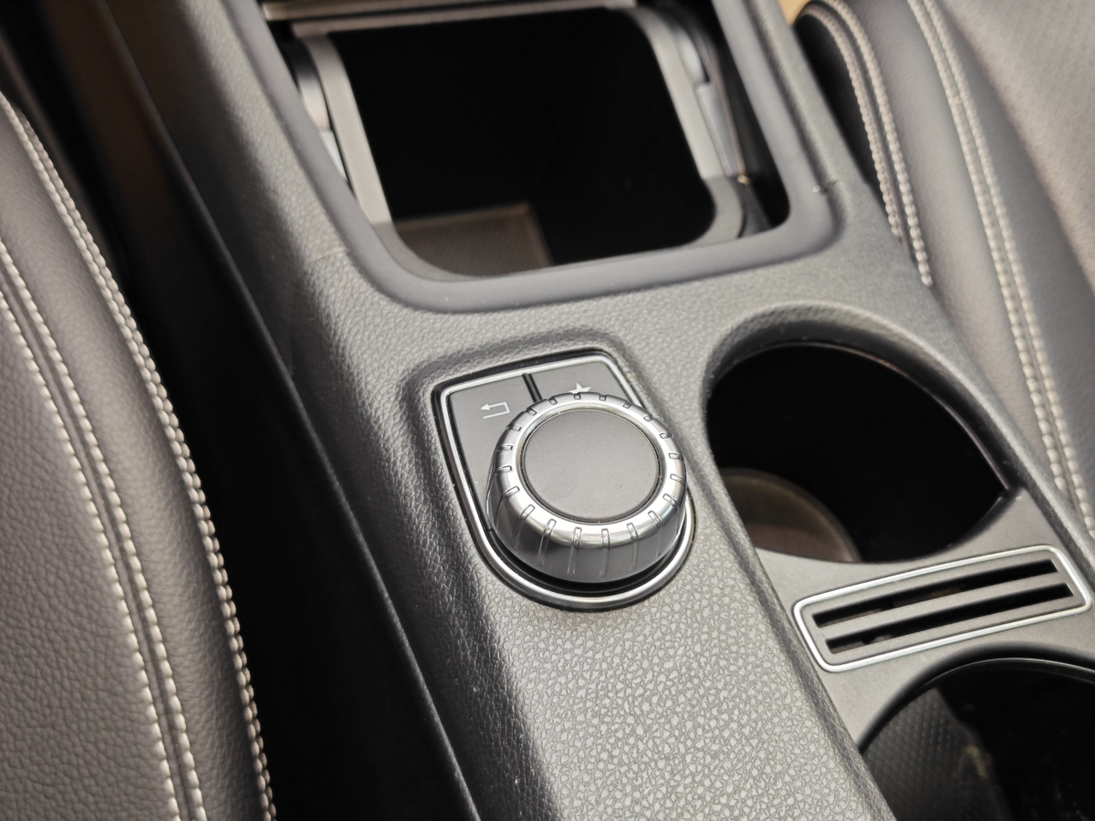 Mercedes-Benz GLA Class (Imported) 2019 #20 Mercedes-Benz GLA Class (Imported) 2019 immagine di auto #20