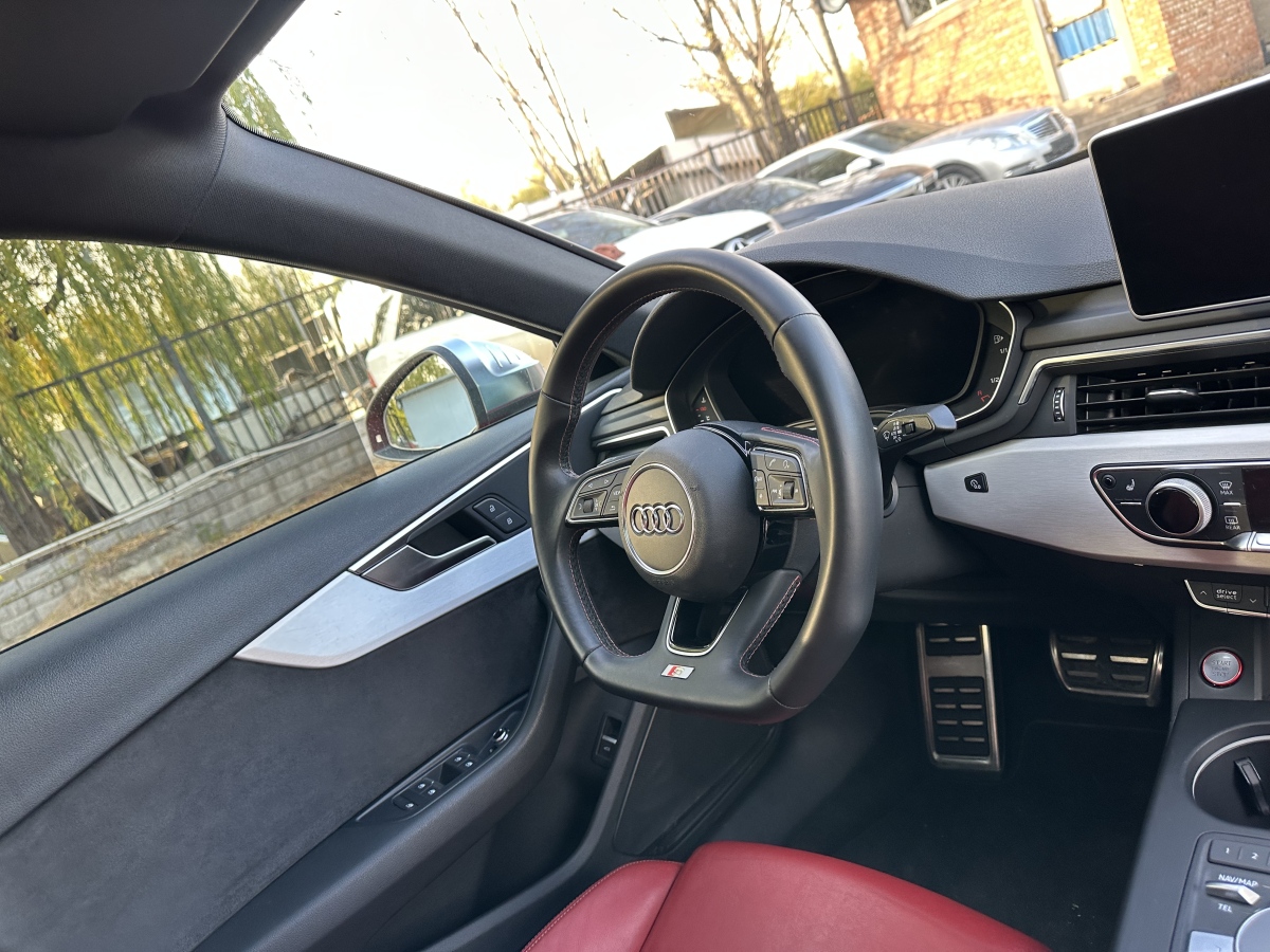 Audi S4 2018 car image #20