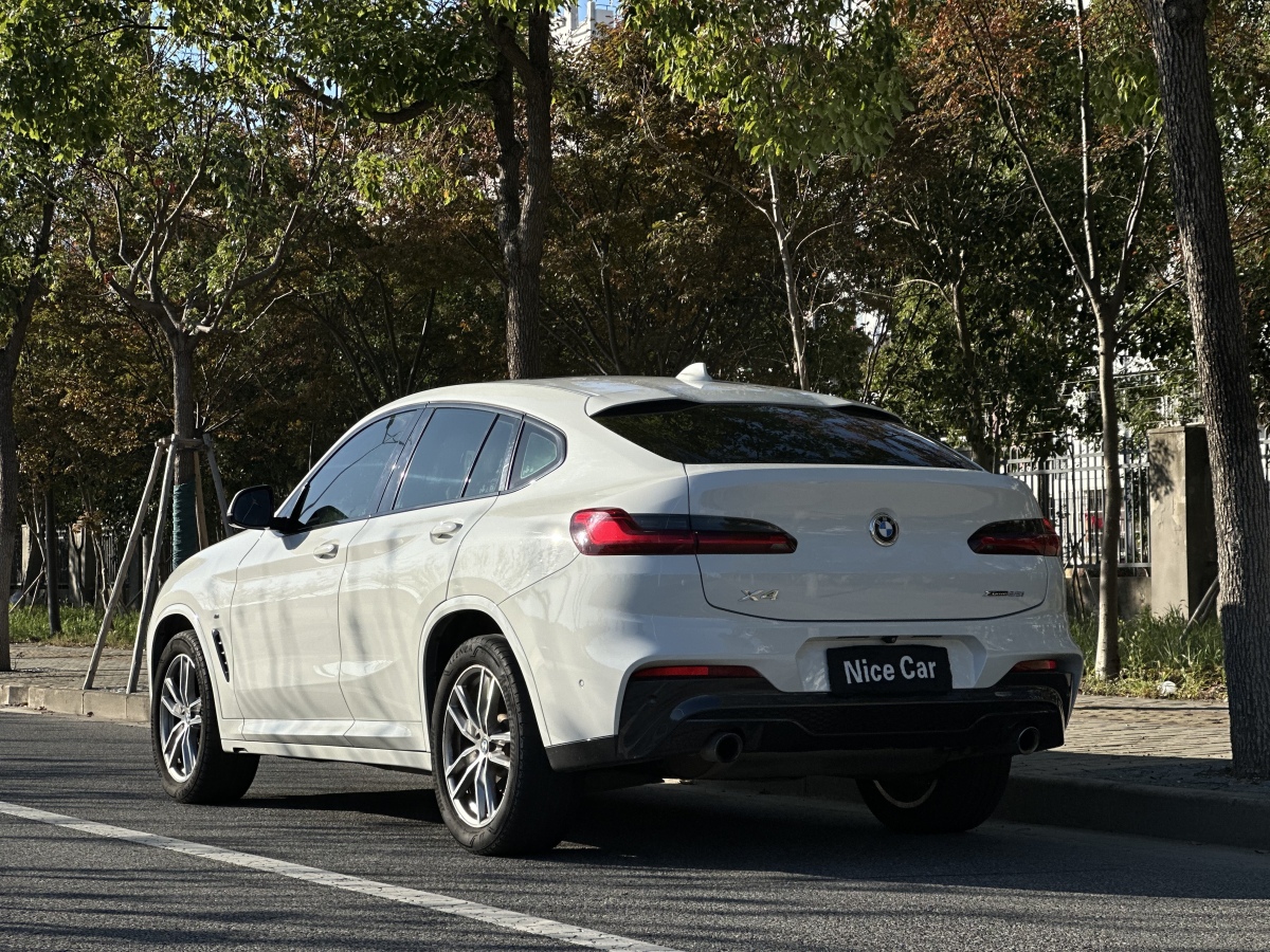 BMW X4 M 2018 immagine di auto #20
