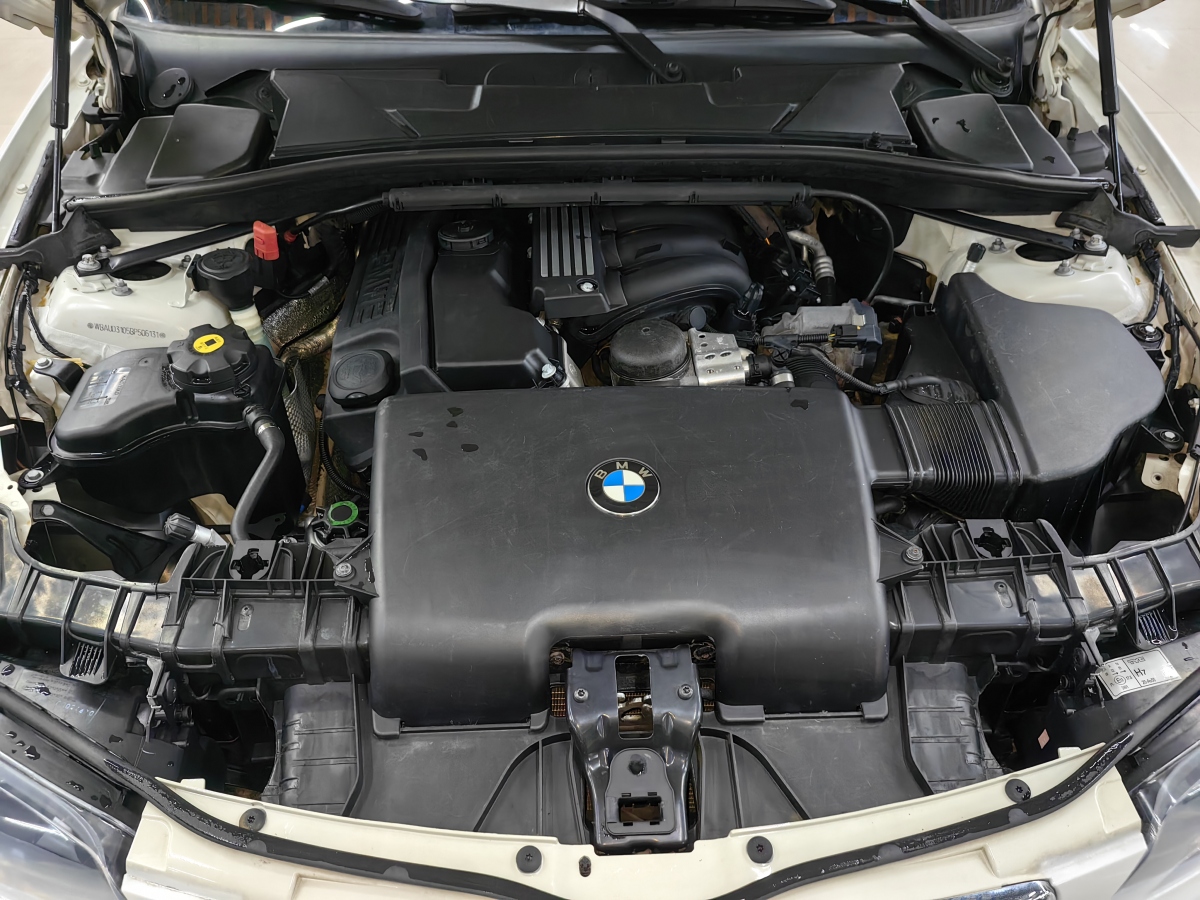 BMW 1 Series (Imported) 2011 car image #20