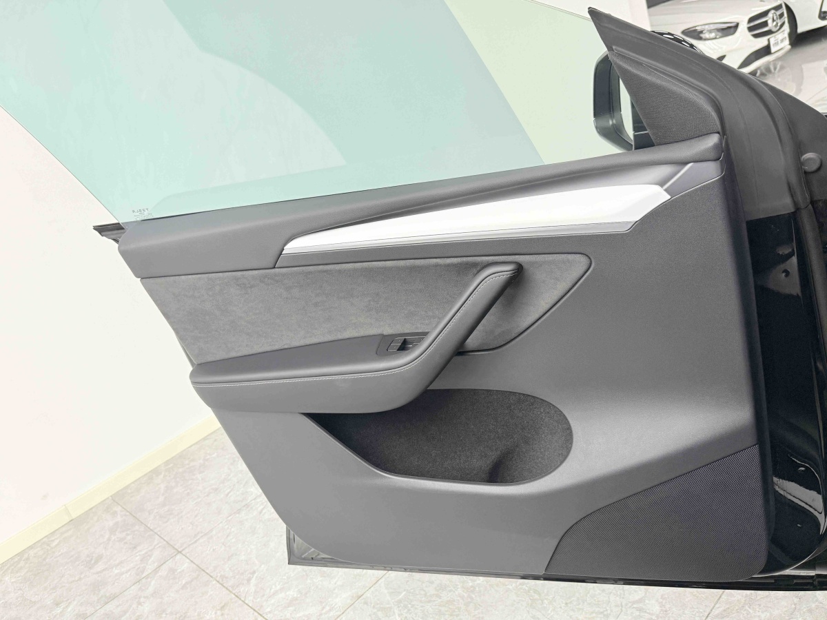 Tesla Model Y 2023 #20 Tesla Model Y 2023 car image #20