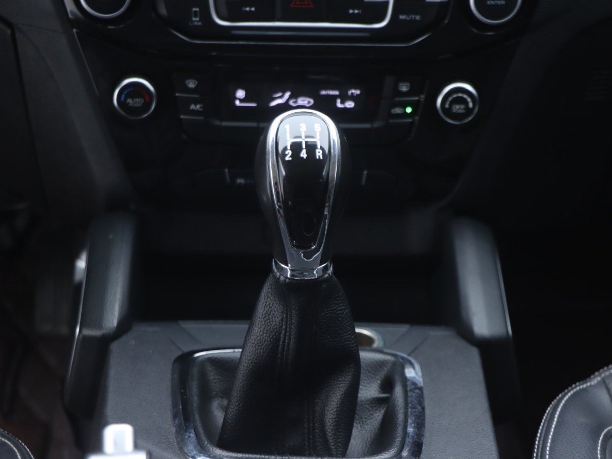 GEELY Vision X6 2017 car image #20