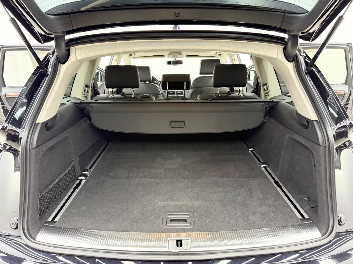 Audi Q7 2010 car image #20