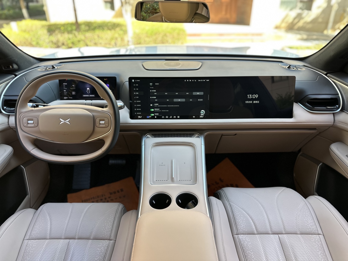 Xpeng G9 2025 imagem de carro #20