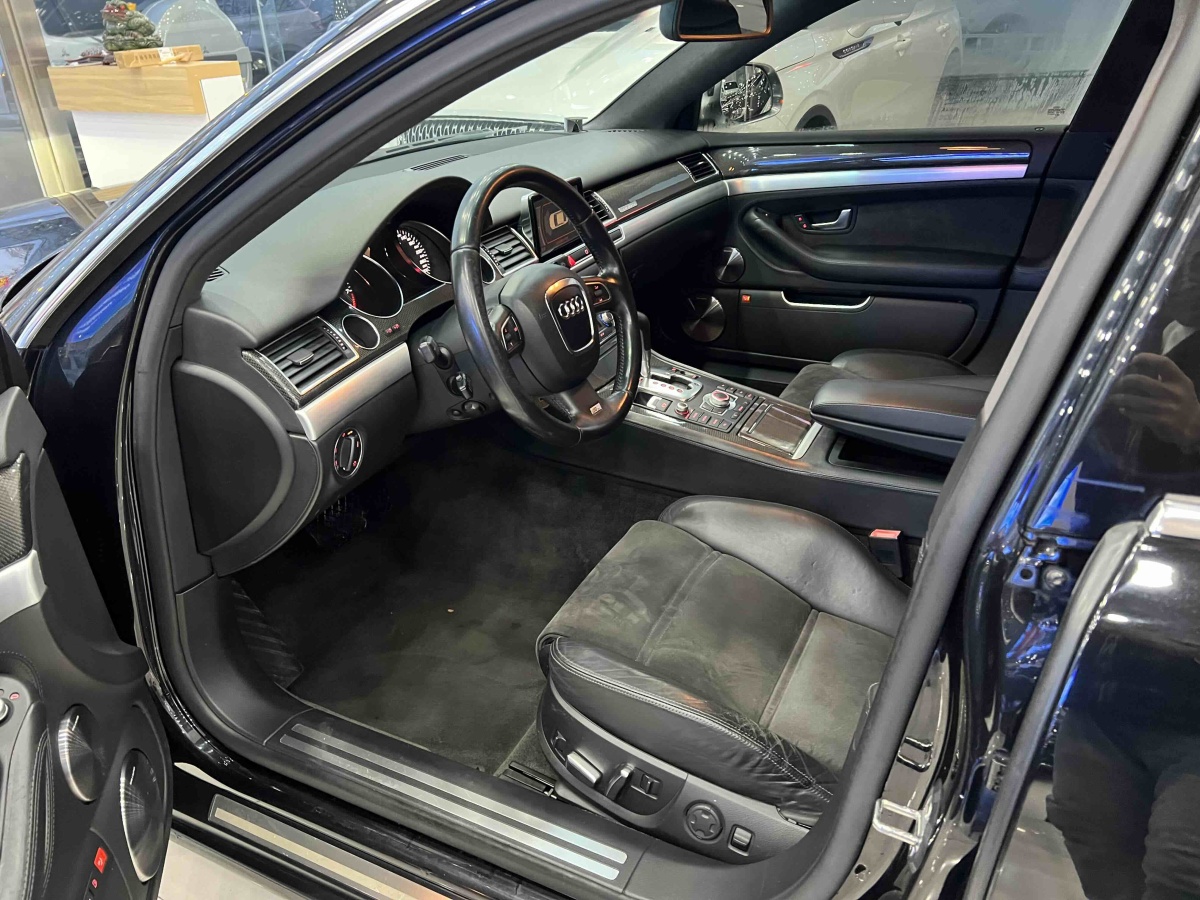 Audi S8 2009 car image #20