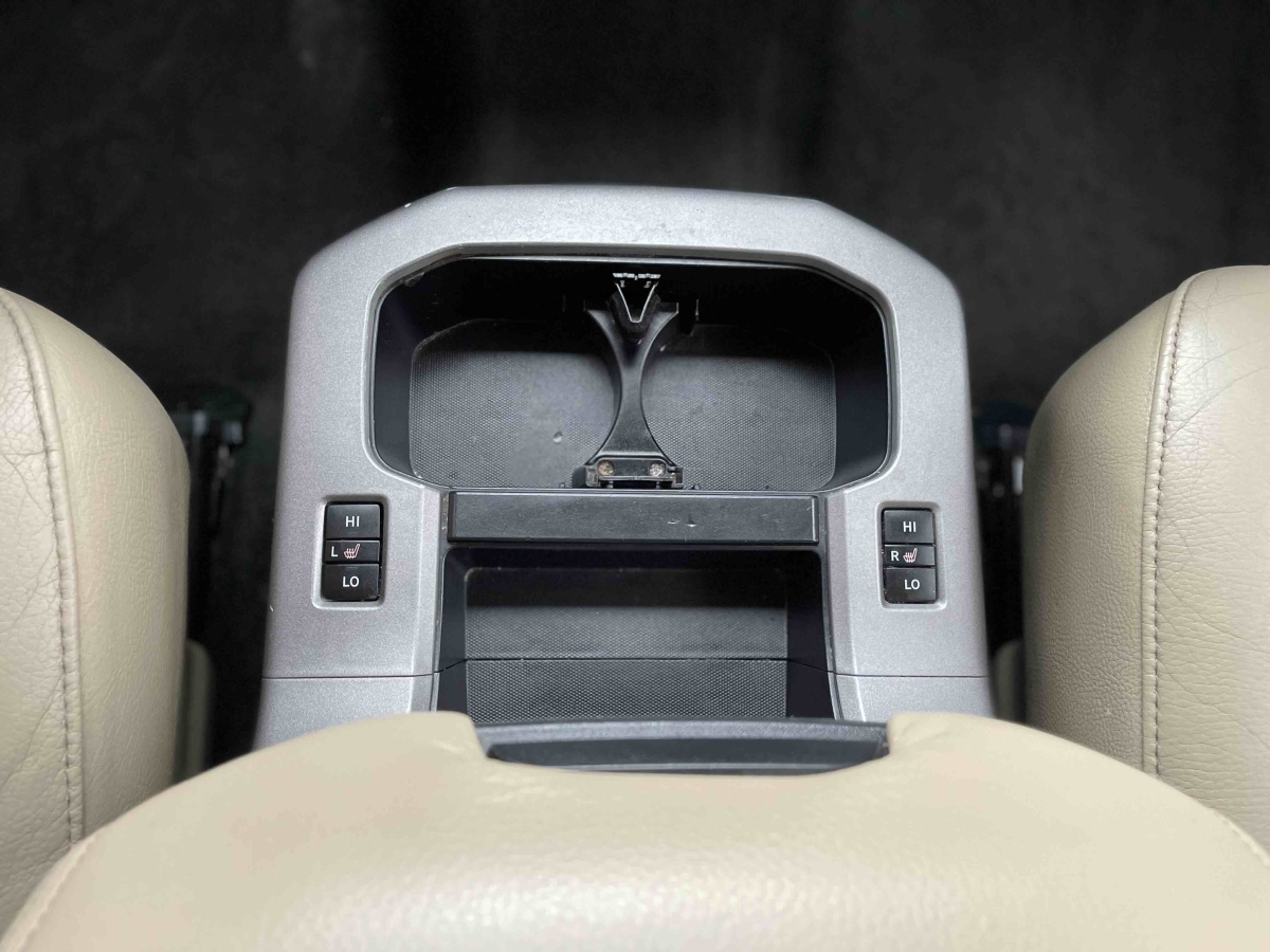 Toyota Sequoia 2015 #20 Toyota Sequoia 2015 immagine di auto #20