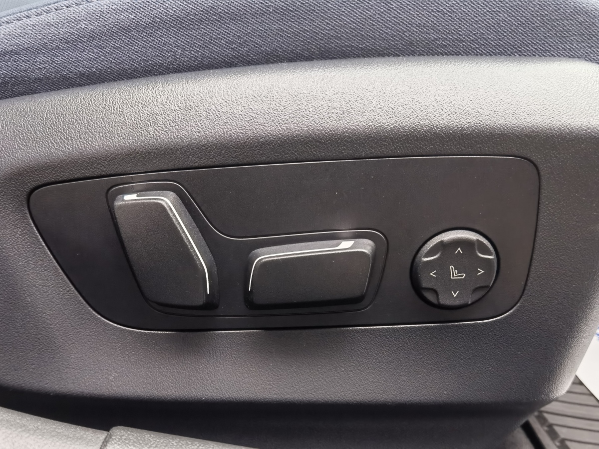 BMW i5 2024 immagine di auto #20