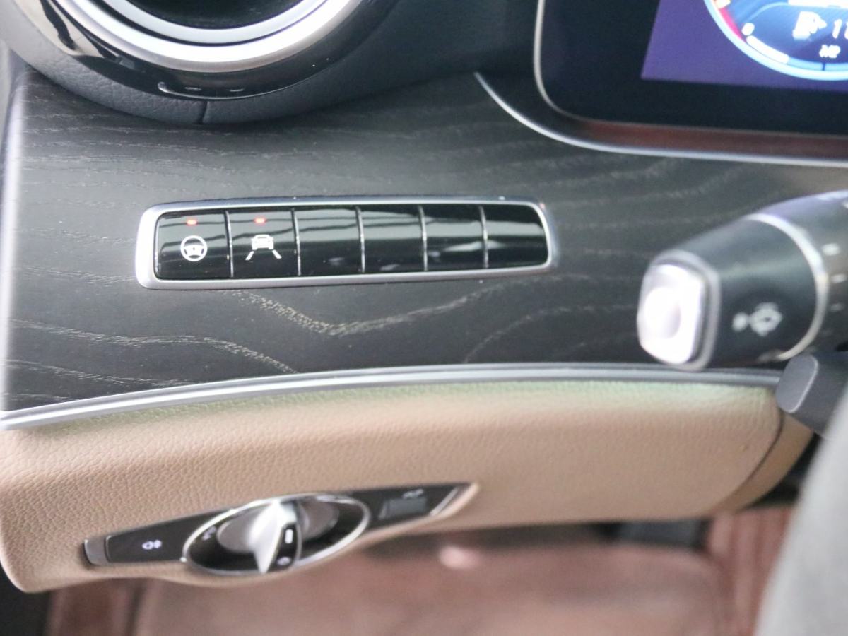 Mercedes-Benz 2019 car image #20