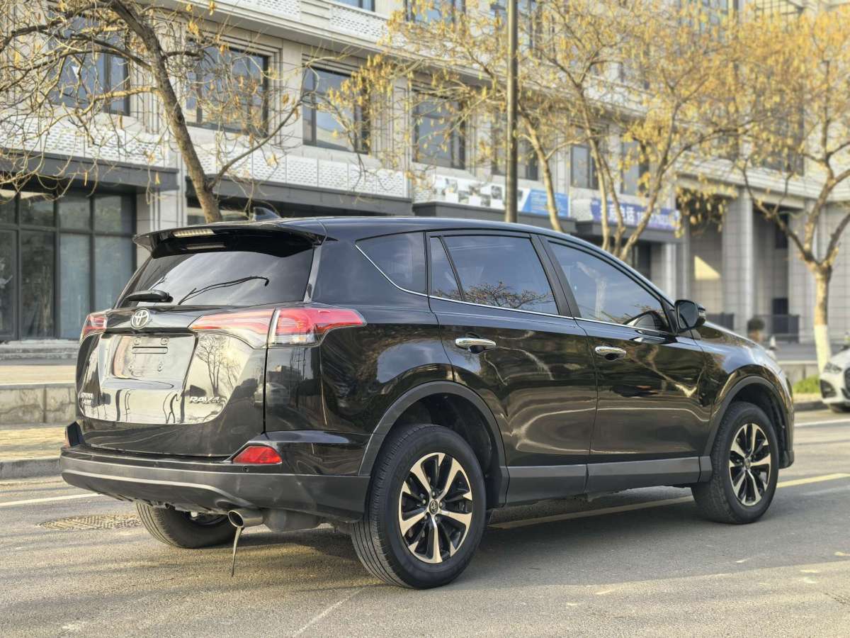 Toyota RAV4 2019 #20 Toyota RAV4 2019 car image #20