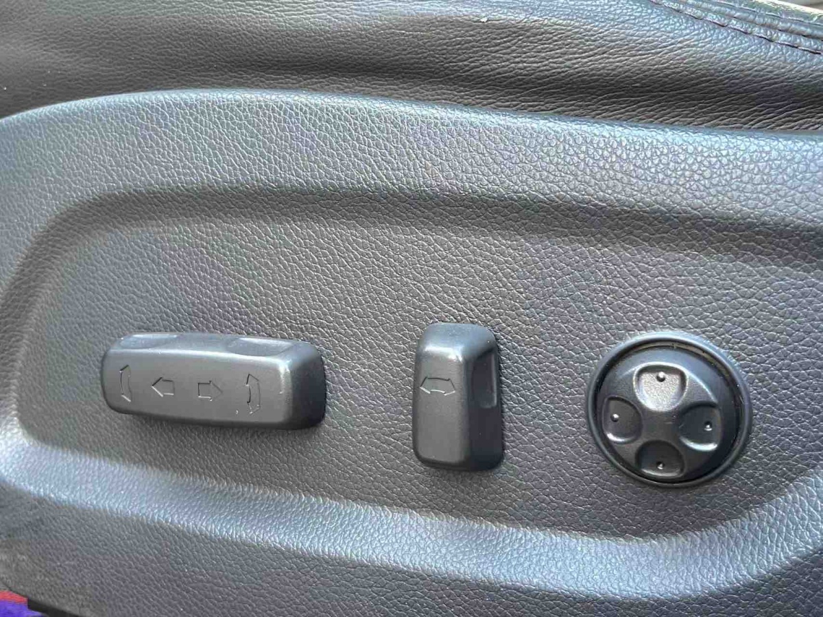 Hyundai Santa Fe 2013 car image #20