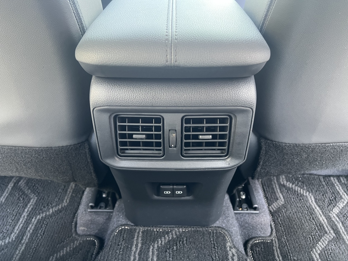 Toyota RAV4 2024 car image #20