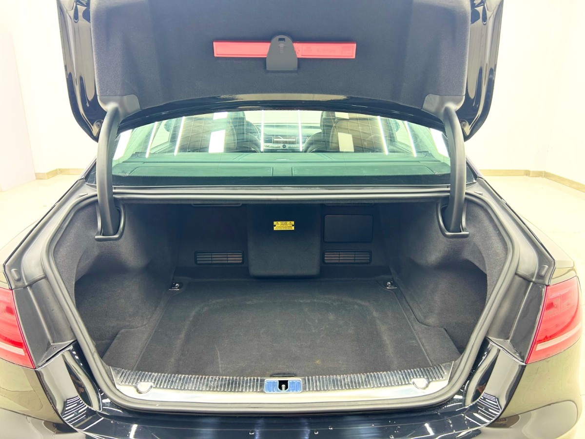 Audi A8 2012 car image #20