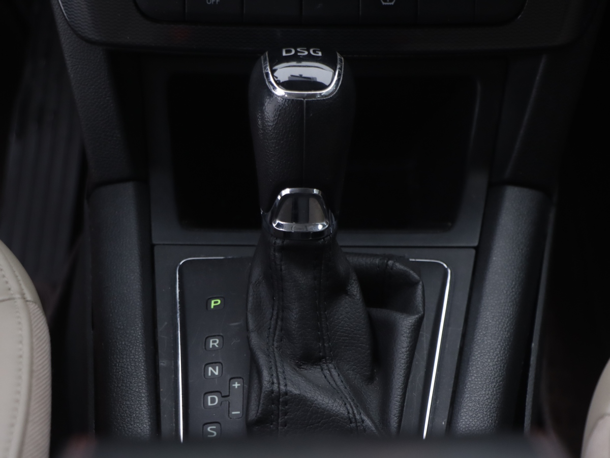 Skoda Yeti 2015 car image #20