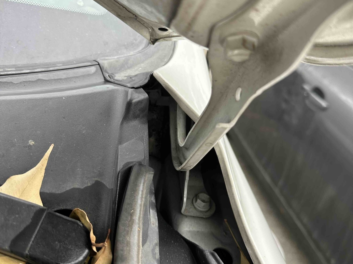 Toyota RAV4 2011 immagine di auto #20