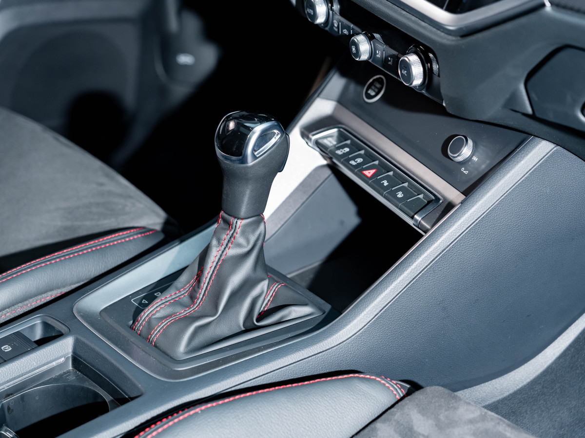 Audi Q3 2023 car image #20