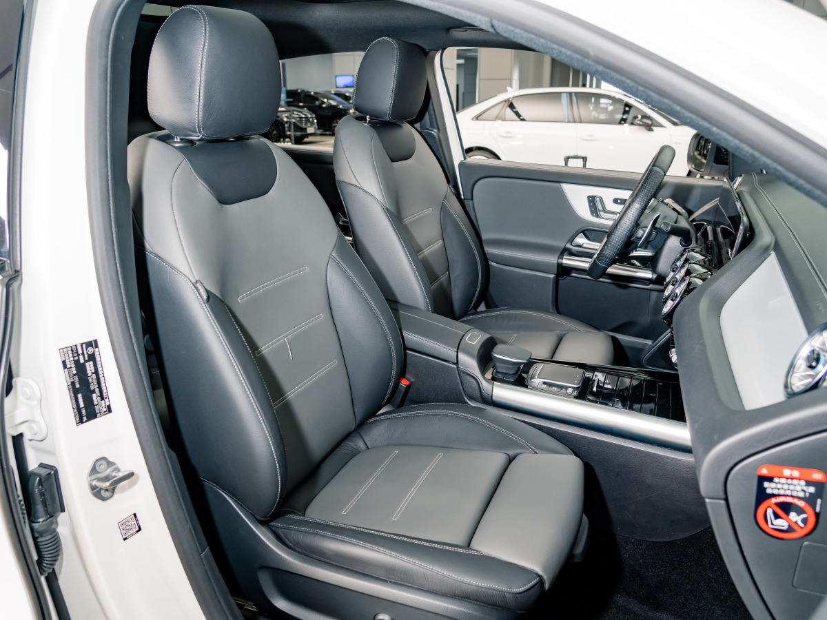 Mercedes-Benz GLA AMG 2023 car image #20