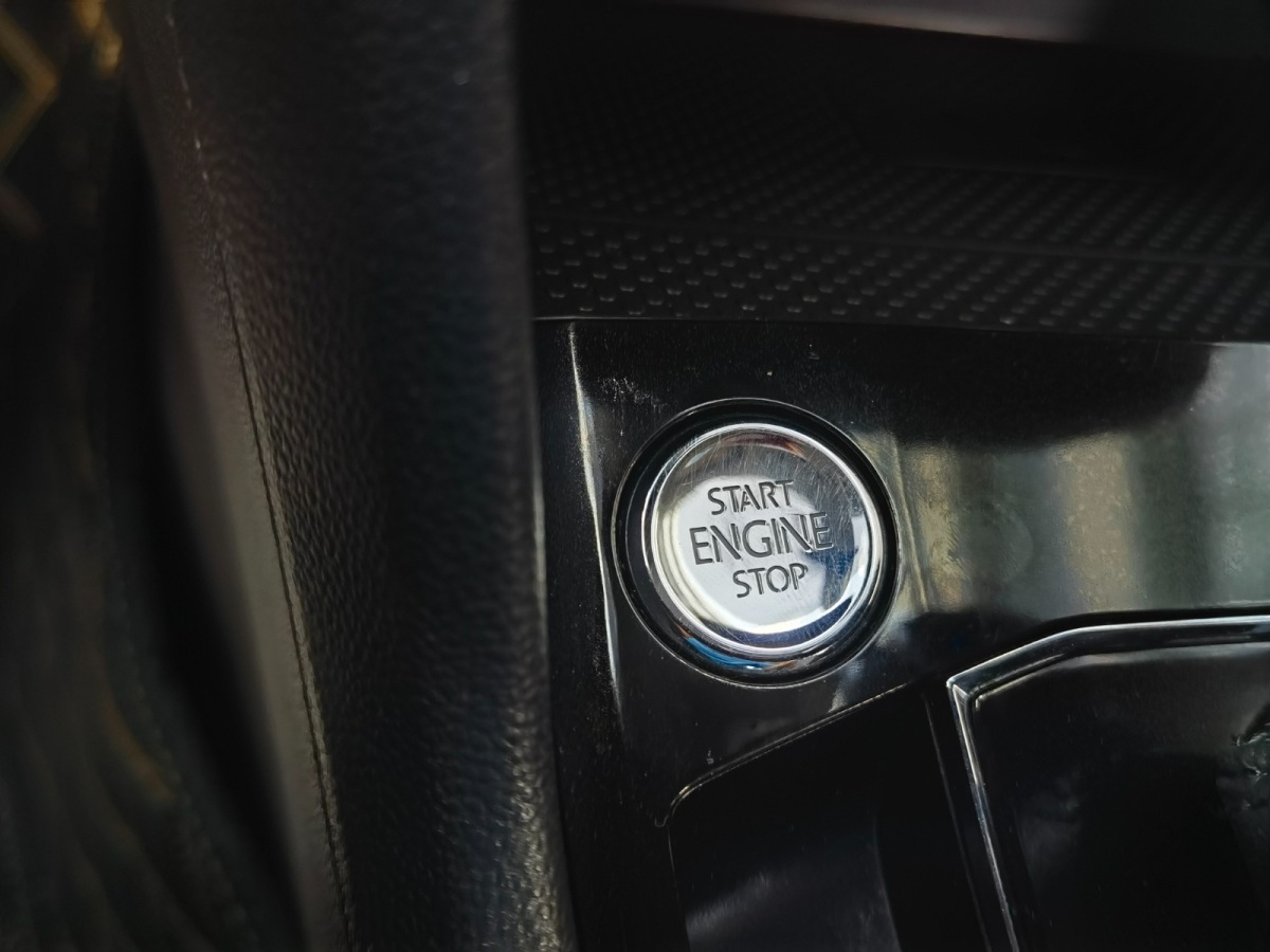 Volkswagen Tiguan X 2021 immagine di auto #20