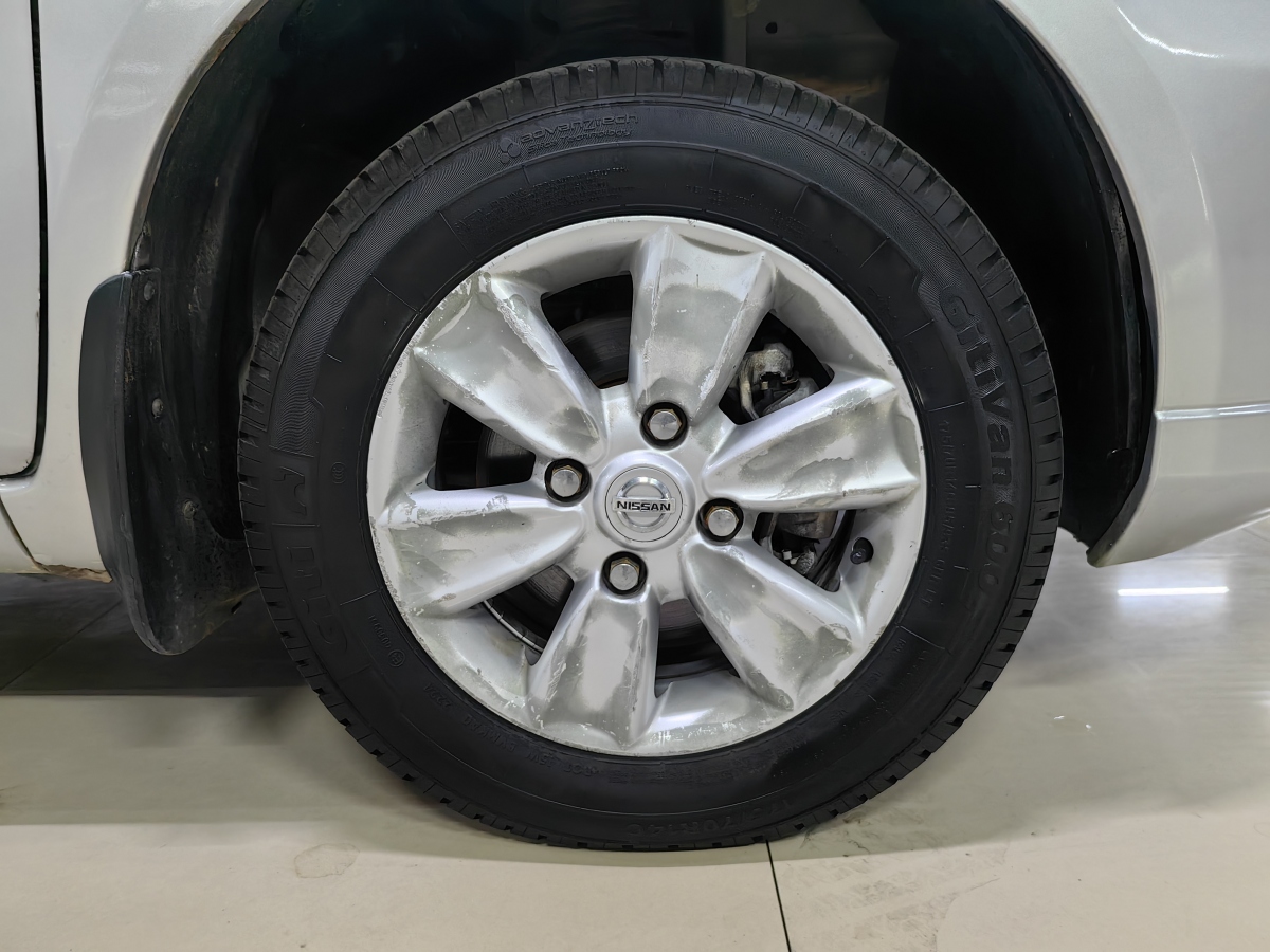 日产 骊威 2012 汽车图片 #20