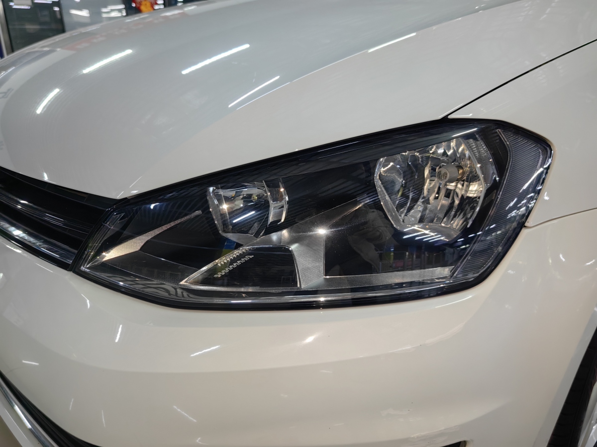 Volkswagen 2015 car image #20