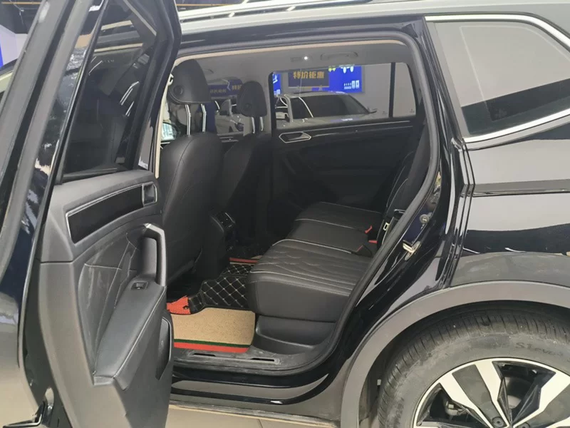 Volkswagen Tiguan L 2021 car image #20