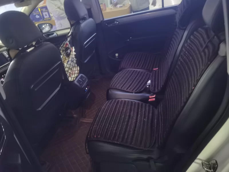 Volkswagen Touran 2018 car image #20