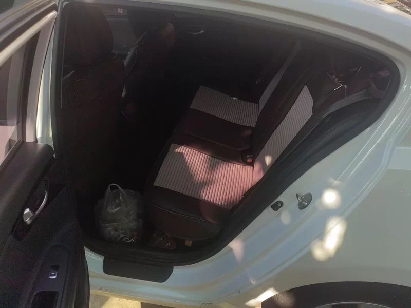 起亚 起亚K4 2015 汽车图片 #20