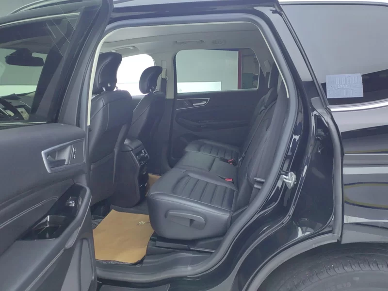 Ford Edge 2018 immagine di auto #20