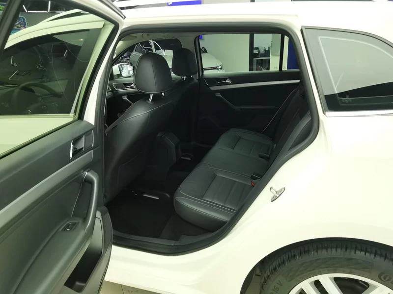 Volkswagen Gran Lavida 2018 immagine di auto #20