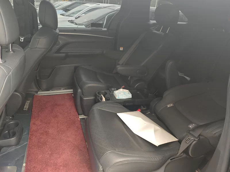 Toyota Sienna 2023 image de voiture #20