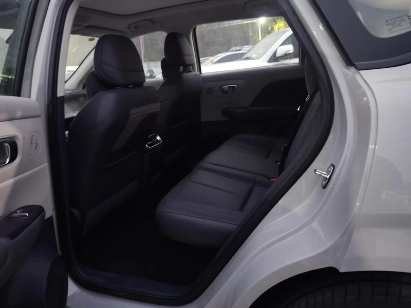 零跑汽车 零跑B10 2025 汽车图片 #20