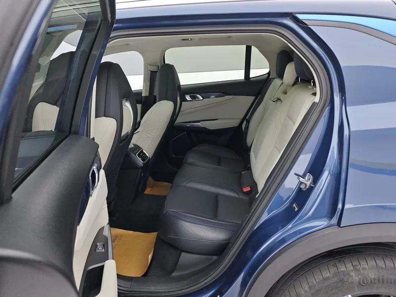Lynk & Co 01 2018 #20 Lynk & Co 01 2018 car image #20