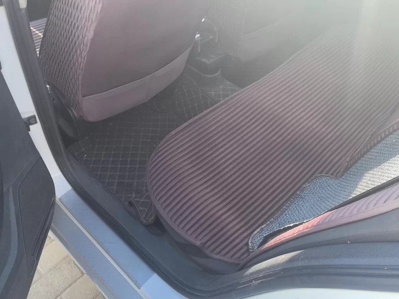 Skoda Rapid 2018 car image #20