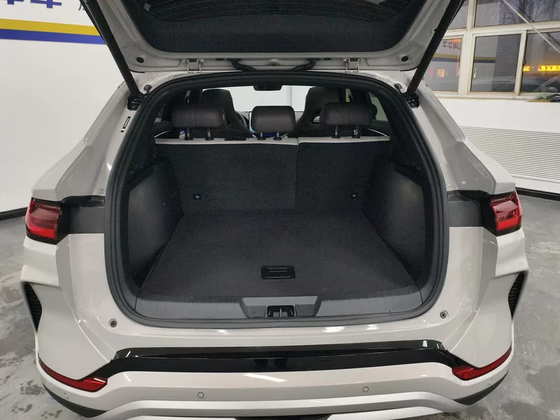 BYD Song Plus New Energy 2025 immagine di auto #20