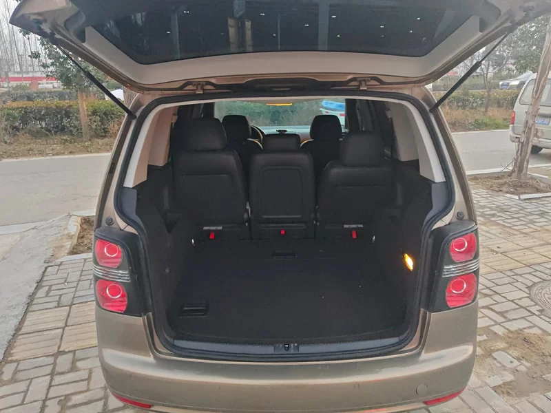 Volkswagen Touran 2015 car image #20