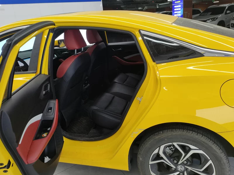 5 2023 #20 5 2023 immagine di auto #20