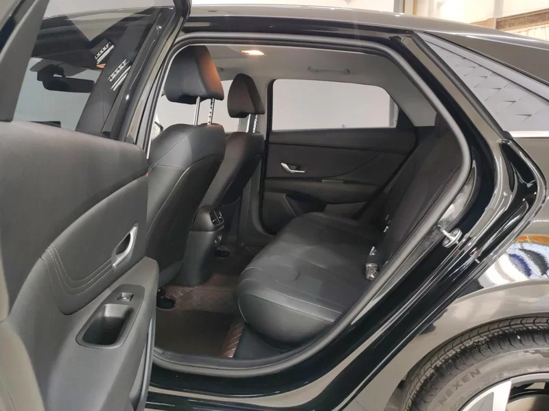 Hyundai Elantra 2023 car image #20