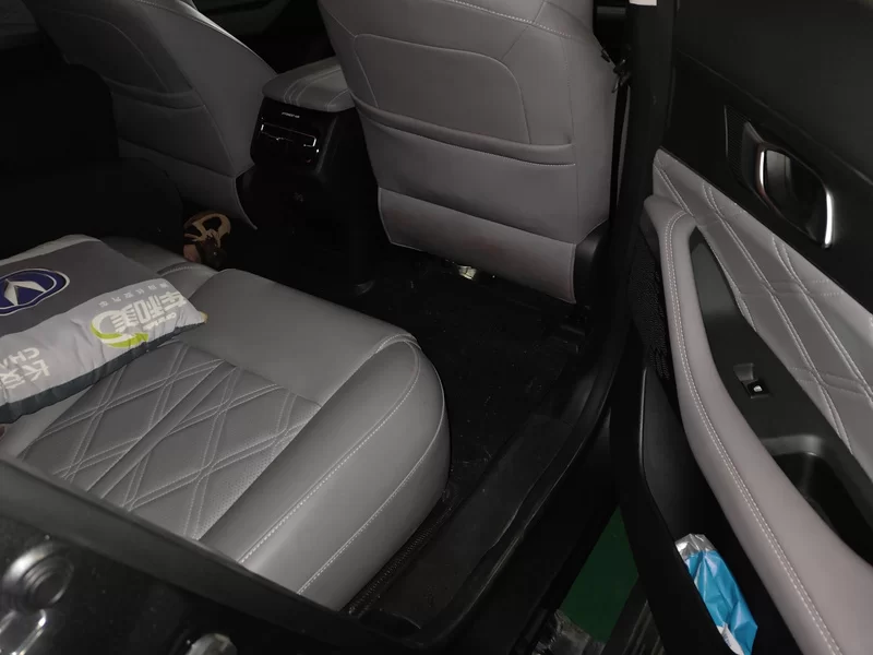 Changan UNI-K iDD 2023 car image #20